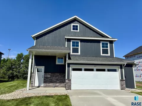 219 Thelma Ave, Harrisburg, SD 57032