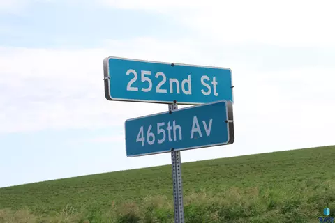 465 Th Ave, Colton, SD 57018 photo 4