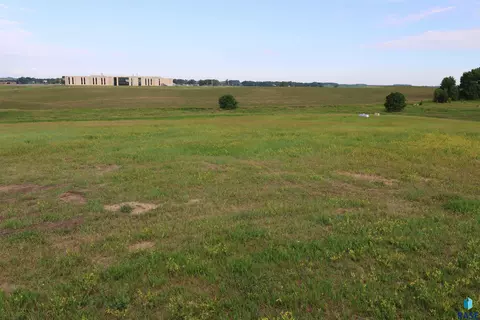 465 Th Ave, Colton, SD 57018 photo 3