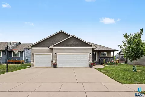 510 Marie Dr, Harrisburg, SD 57032
