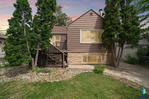 212 W 42nd St, Sioux Falls, SD 57105