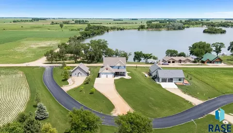 101 Lakeview Dr, Hurley, SD 57036
