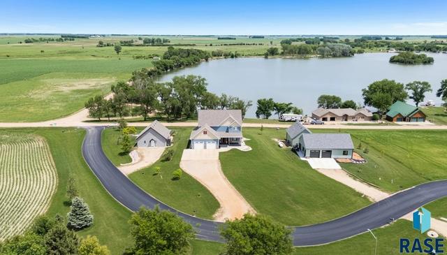 101 Lakeview Dr, Hurley, SD 57036