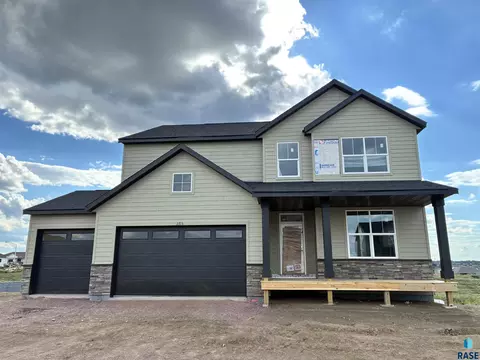 2713 S Copper Creek Ave, Sioux Falls, SD 57110