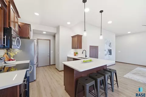 2818 E Hazelnut St, Brandon, SD 57005 photo 12