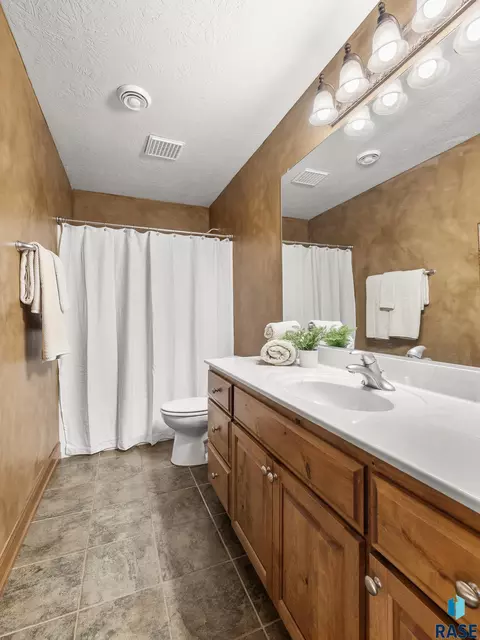 800 W Glen Eagle St, Sioux Falls, SD 57108 photo 23