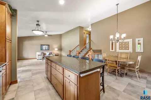 800 W Glen Eagle St, Sioux Falls, SD 57108 photo 7