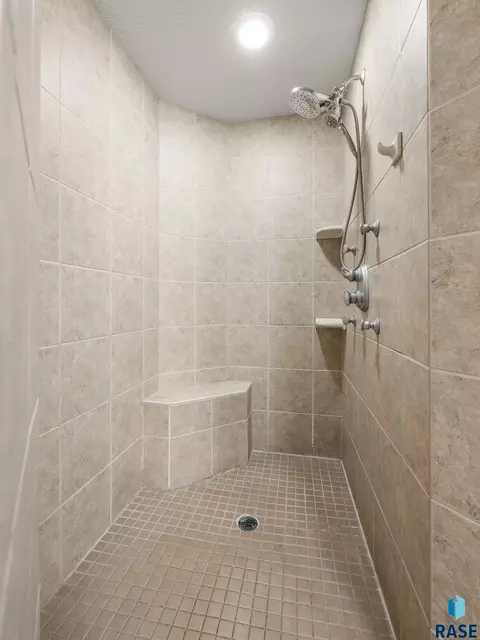 800 W Glen Eagle St, Sioux Falls, SD 57108 photo 18