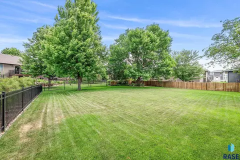 800 W Glen Eagle St, Sioux Falls, SD 57108 photo 24