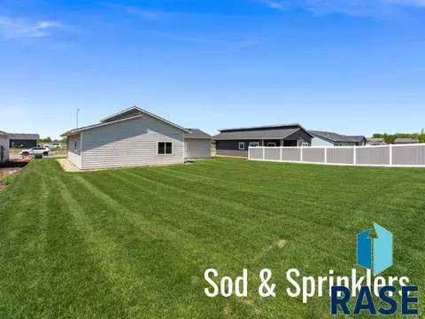 1230 N Titan St, Tea, SD 57064 photo 23