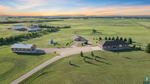 44946 173rd St, Watertown, SD 57201