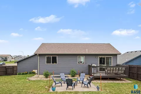 3912 S Pisidian Ave, Sioux Falls, SD 57110