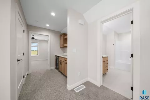 Entry Way - 5921 E Rush St, Sioux Falls, SD 57110 photo 4 of 4