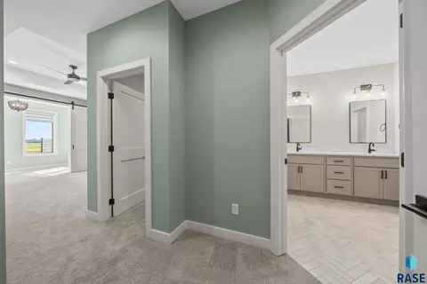 Entry Way - 5921 E Rush St, Sioux Falls, SD 57110 photo 3 of 4