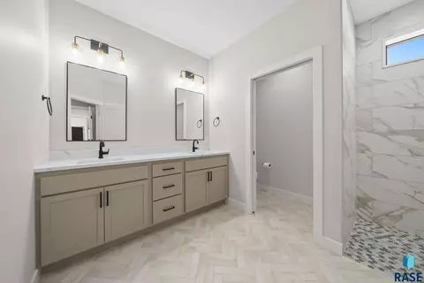 Bath - 5921 E Rush St, Sioux Falls, SD 57110 photo 3 of 4