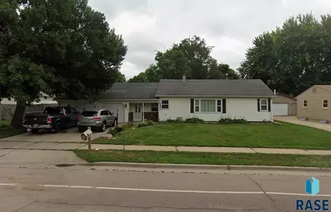 3109 E 12th St, Sioux Falls, SD 57103