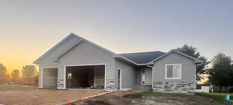 524 Shirley St, Harrisburg, SD 57032