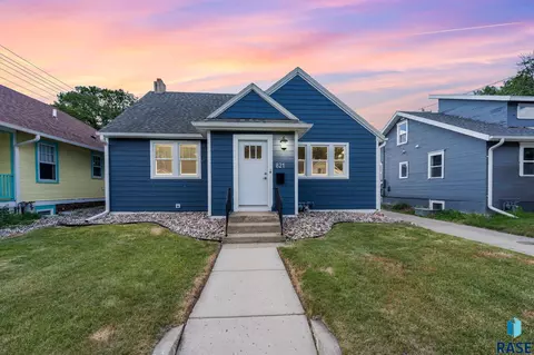 821 W 22nd St, Sioux Falls, SD 57105