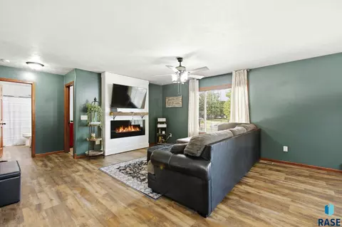 2301 N Devon Ave, Tea, SD 57064 photo 7