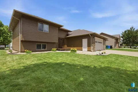 2301 N Devon Ave, Tea, SD 57064 photo 2