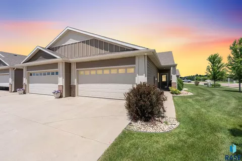 806 El Dorado Ct, Sioux Falls, SD 57108