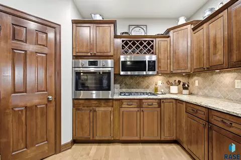 Kitchen - 27217 Lovely Pl, Tea, SD 57064 photo 5 of 7