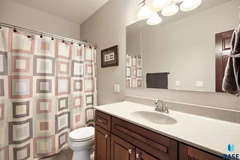 Bath - 27217 Lovely Pl, Tea, SD 57064 photo 4 of 4