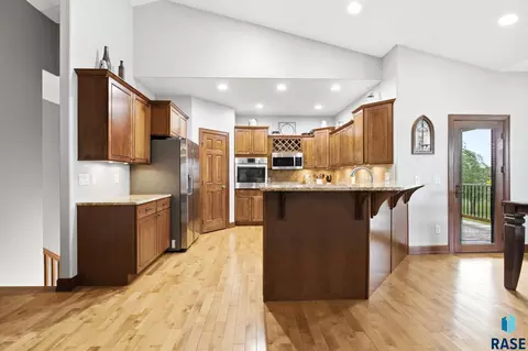 Kitchen - 27217 Lovely Pl, Tea, SD 57064 photo 2 of 7