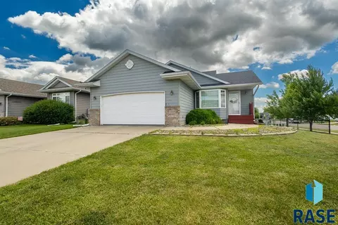 7425 W 52nd St, Sioux Falls, SD 57106