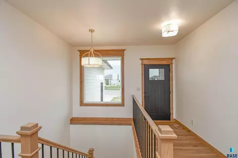 6601 E Fieldview St, Sioux Falls, SD 57110 photo 8