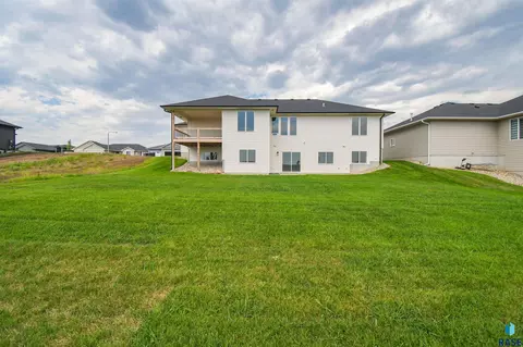 Exterior - E Fieldview St, Sioux Falls, SD 57110 photo 14 of 14
