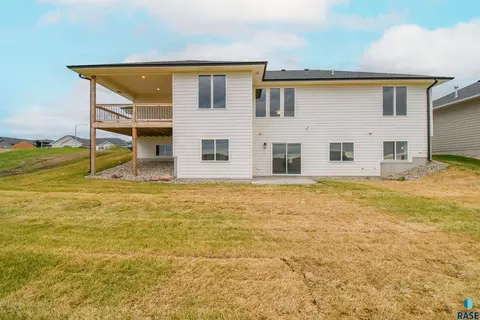 6601 E Fieldview St, Sioux Falls, SD 57110 photo 3