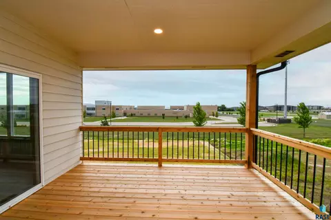 6601 E Fieldview St, Sioux Falls, SD 57110 photo 7