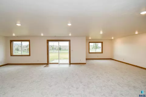 6601 E Fieldview St, Sioux Falls, SD 57110 photo 22