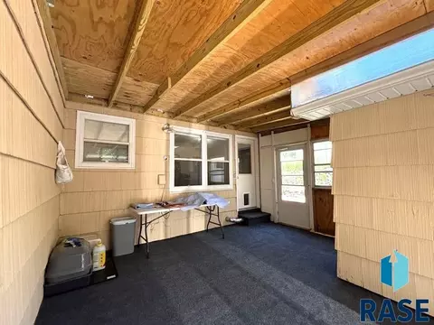 Exterior - 114 N Maple Ave, Pierre, SD 57501 photo 3 of 22