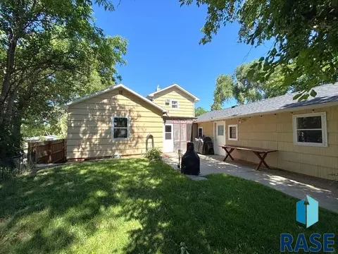 Exterior - 114 N Maple Ave, Pierre, SD 57501 photo 18 of 22