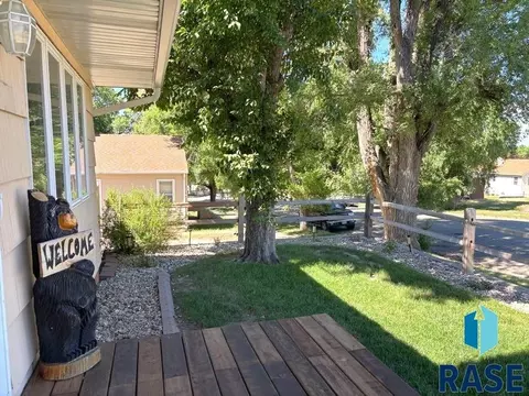 Exterior - 114 N Maple Ave, Pierre, SD 57501 photo 7 of 22
