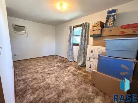 Bedroom - 114 N Maple Ave, Pierre, SD 57501 photo 7 of 9