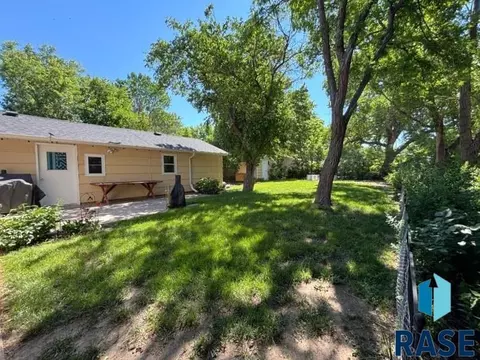 Exterior - 114 N Maple Ave, Pierre, SD 57501 photo 21 of 22