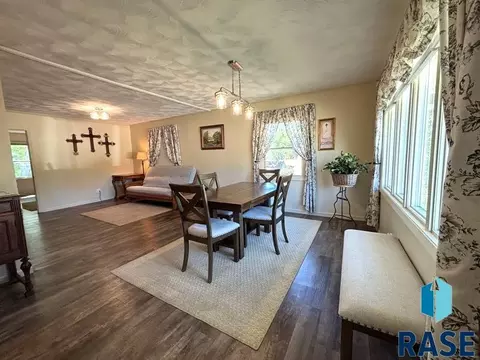 Dining - 114 N Maple Ave, Pierre, SD 57501 photo 2 of 4