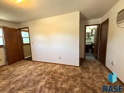 Bedroom - 114 N Maple Ave, Pierre, SD 57501 photo 8 of 9