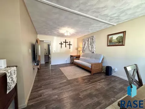 Living - 114 N Maple Ave, Pierre, SD 57501 photo 1 of 3