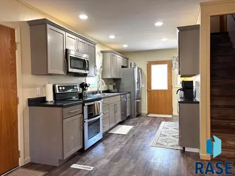 Kitchen - 114 N Maple Ave, Pierre, SD 57501 photo 1 of 5