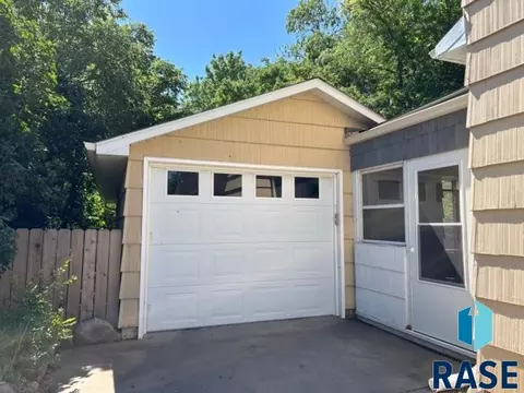 Other - 114 N Maple Ave, Pierre, SD 57501 photo 29 of 35