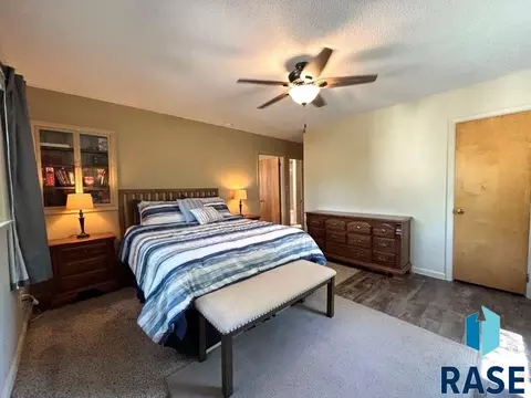 Bedroom - 114 N Maple Ave, Pierre, SD 57501 photo 3 of 9