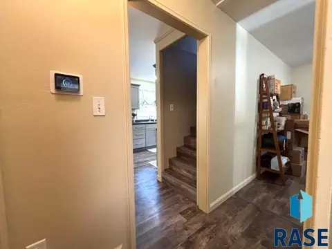 Entry Way - 114 N Maple Ave, Pierre, SD 57501 photo 3 of 12