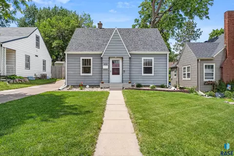 823 S West Ave, Sioux Falls, SD 57104