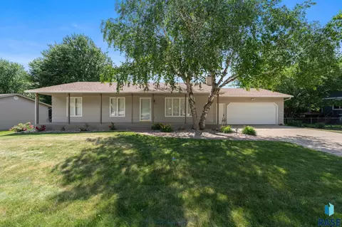 4305 S Highland Ave, Sioux Falls, SD 57103