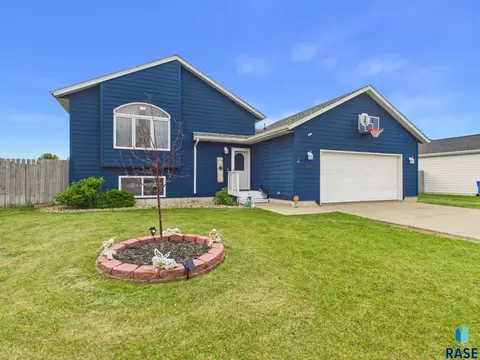7105 W 65th St, Sioux Falls, SD 57106
