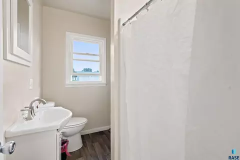 508 E 11th Ave, Mitchell, SD 57301 photo 8